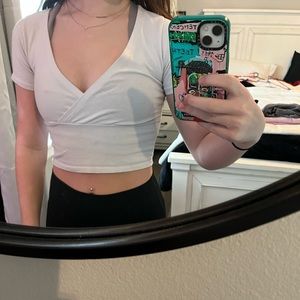 BRANDY MELVILLE TOP